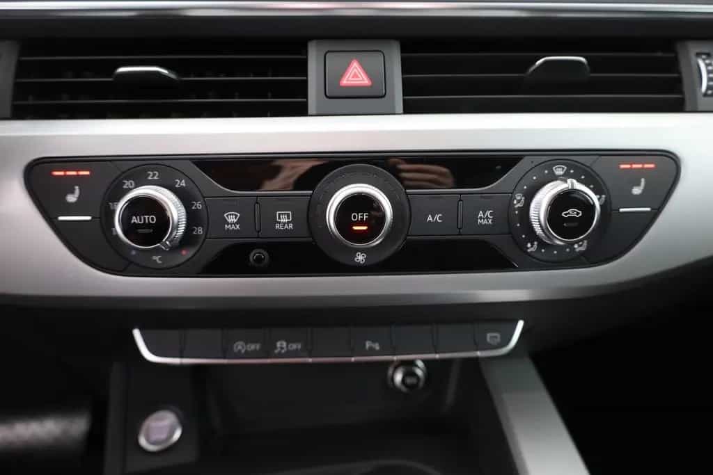 Audi A4 Avant 1.4 TFSI S-tronic Bi-Xenon Navi USB 06/2018-photo-11