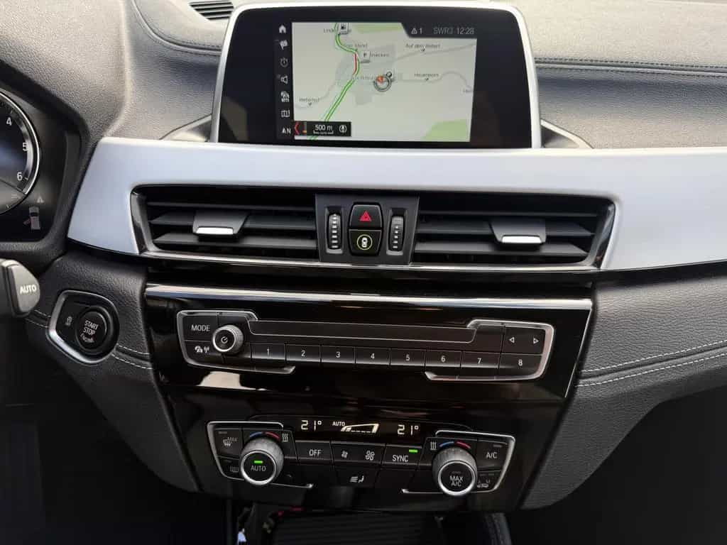 BMW X2 sDrive18d A Advantage NAVI LED PDC 17° ALU 05/2018-photo-16