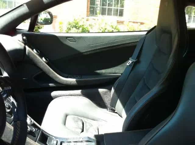 McLaren MP4-12C 3.8 V8 - 04/2012-photo-3