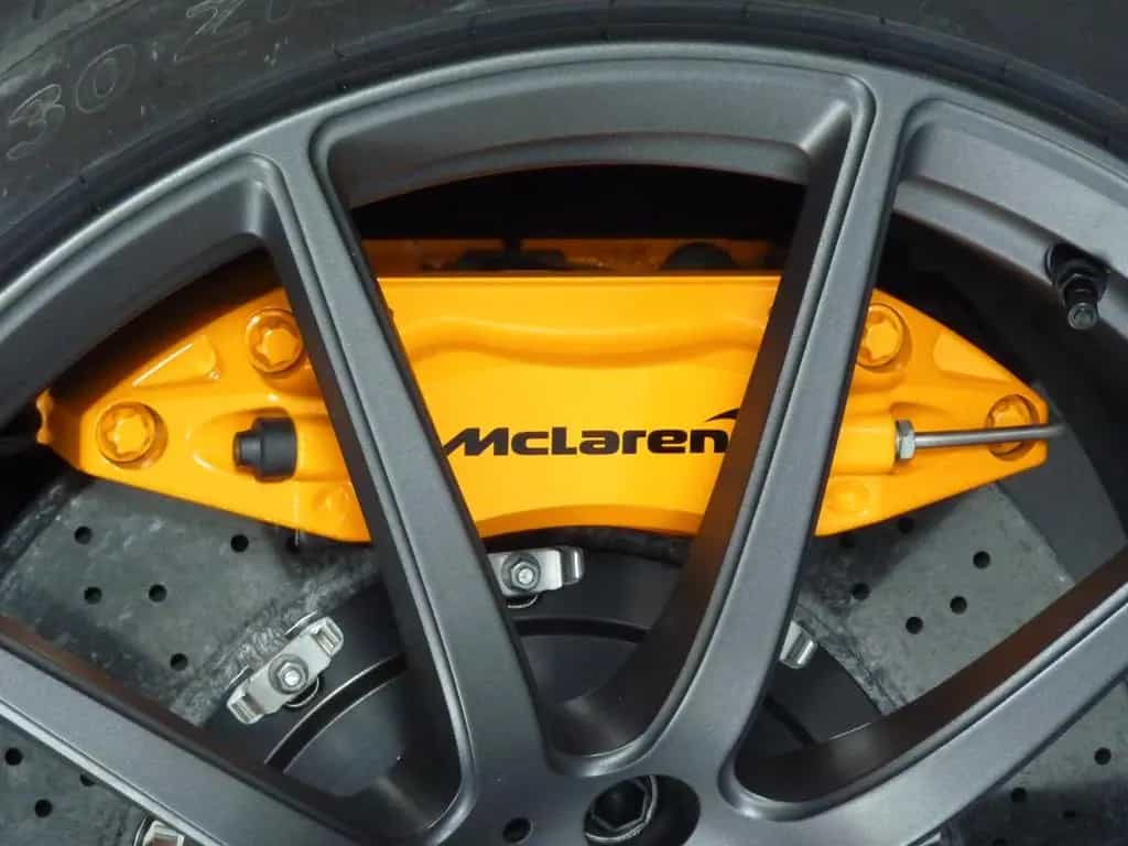 McLaren MP4-12C 3.8 V8 - 04/2012-photo-6