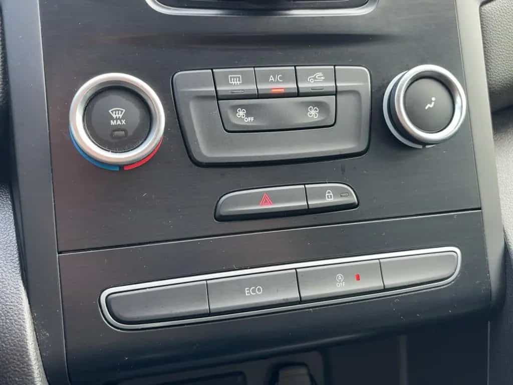 Renault Megane IV 1.2 TCe 100 Energy Life LED 08/2019-photo-16