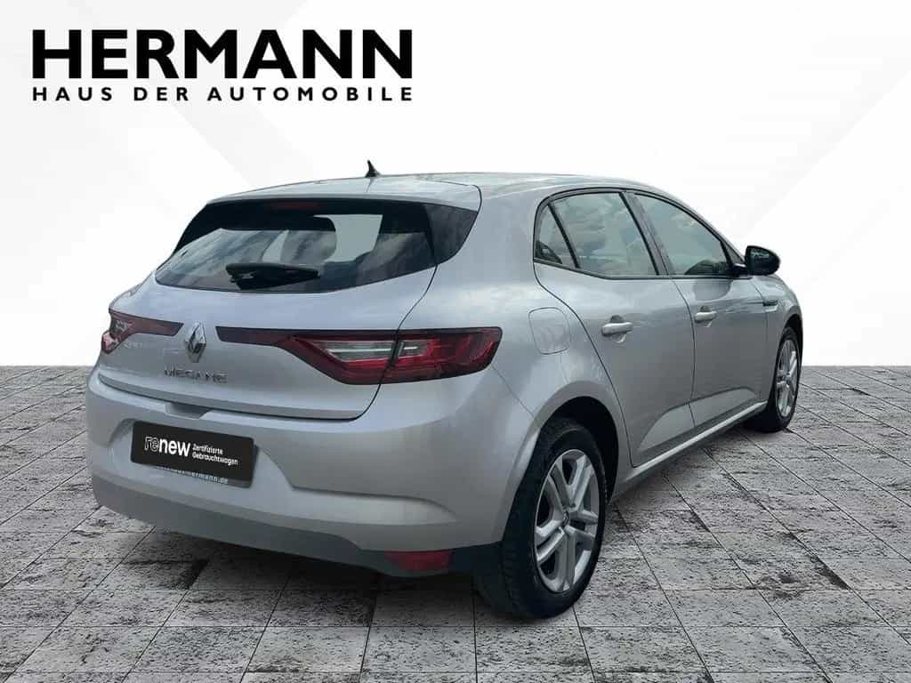 Renault Megane IV 1.2 TCe 100 Energy Life LED 08/2019-photo-4