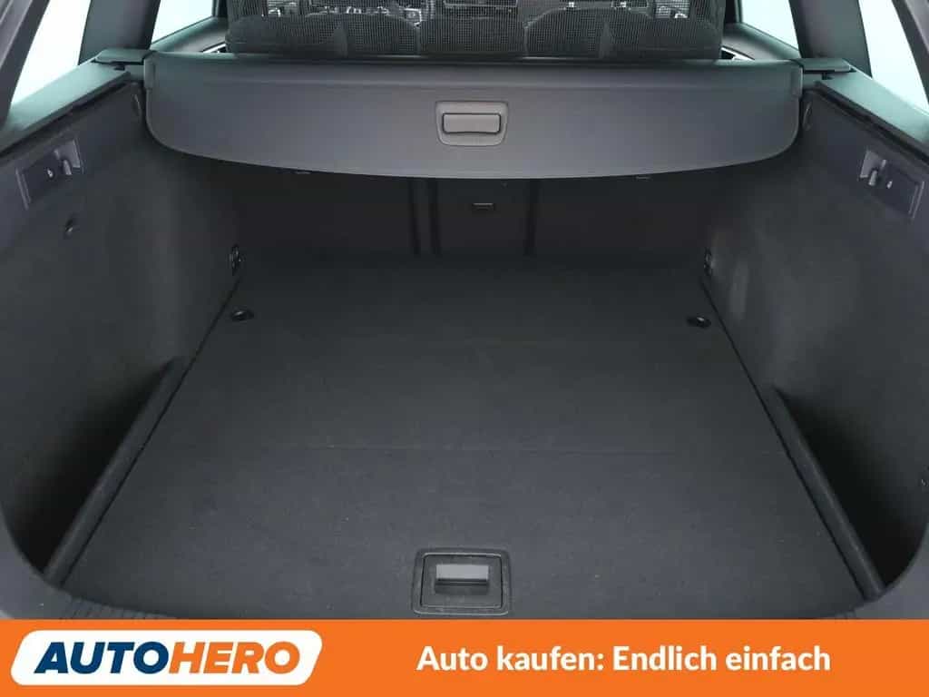Volkswagen Golf VII 1.4 TSI Highline BlueMotion Aut.*NAVI* 07/2017-photo-17