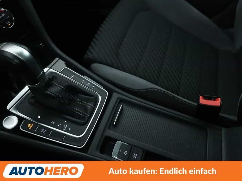 Volkswagen Golf VII 1.4 TSI Highline BlueMotion Aut.*NAVI* 07/2017-photo-23