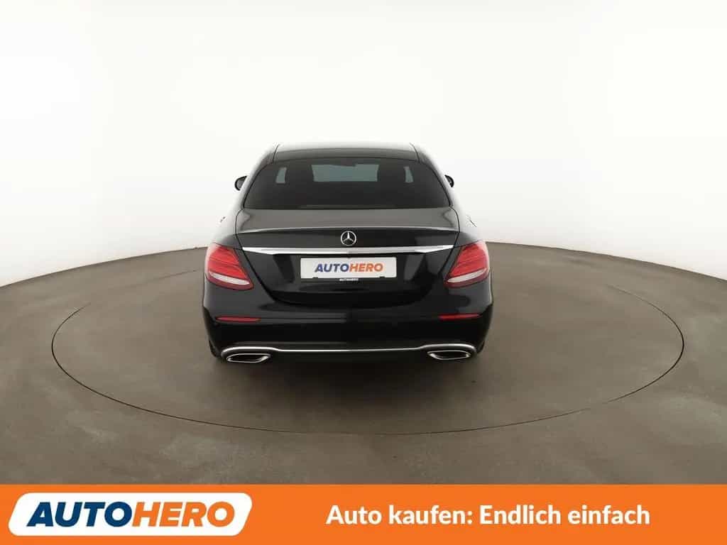 Mercedes-Benz E-Class 200 Avantgarde Aut.*LED*NAVI*TEMPO*CAM*PDC*SHZ 09/2017-photo-4