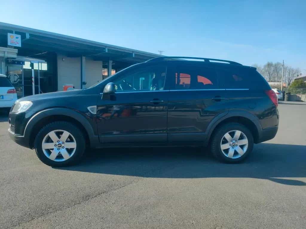 Chevrolet Captiva 2.0 VCDi 2WD 7 POSTI NEOPATENT 08/2010-photo-3