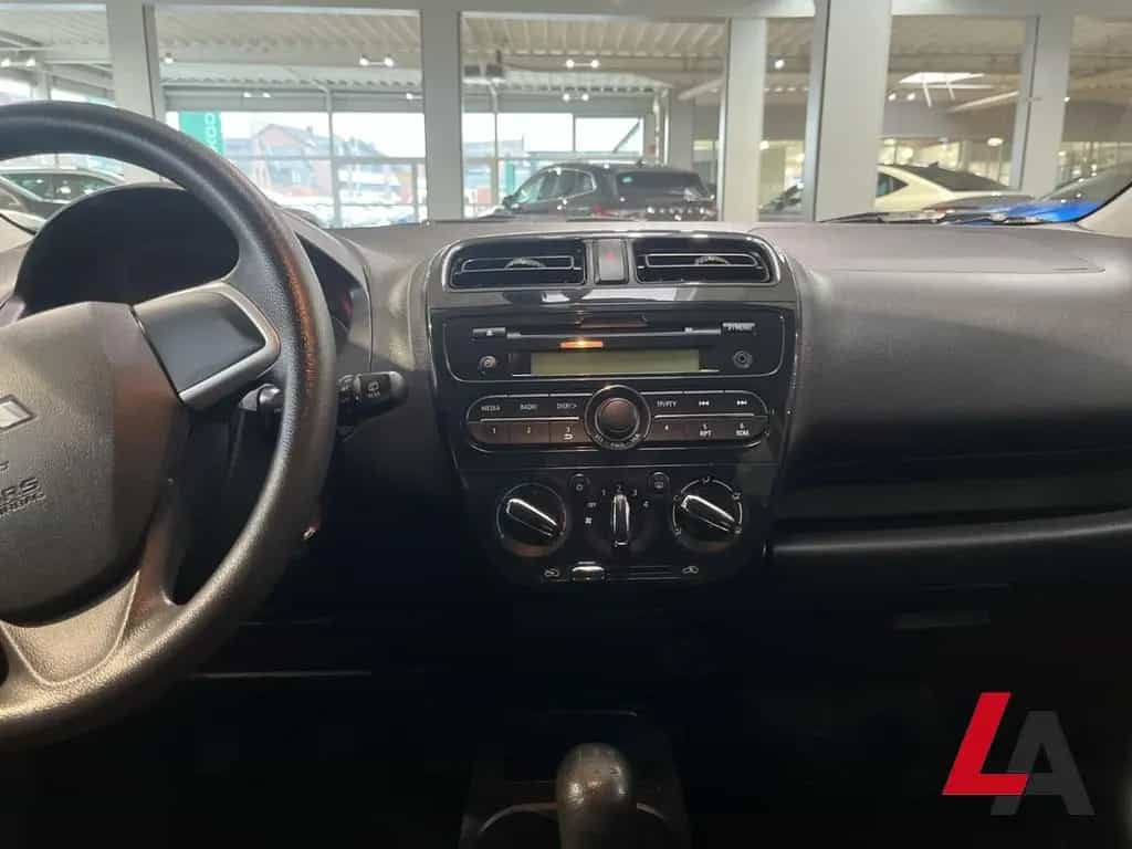 Mitsubishi Space Star 1,0 70 PS KLIMAANLAGE SERVOLENKUNG AB 03/2021-photo-11
