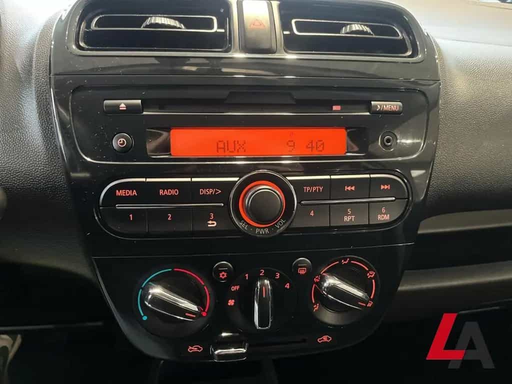 Mitsubishi Space Star 1,0 70 PS KLIMAANLAGE SERVOLENKUNG AB 03/2021-photo-13