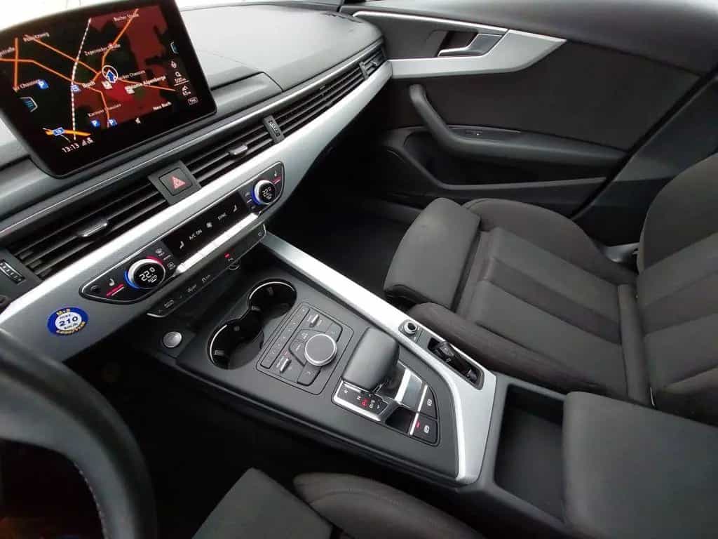 Audi A4 Avant 40 TFSI S tronic S-Line SHZ PDC KAM LED 05/2019-photo-17