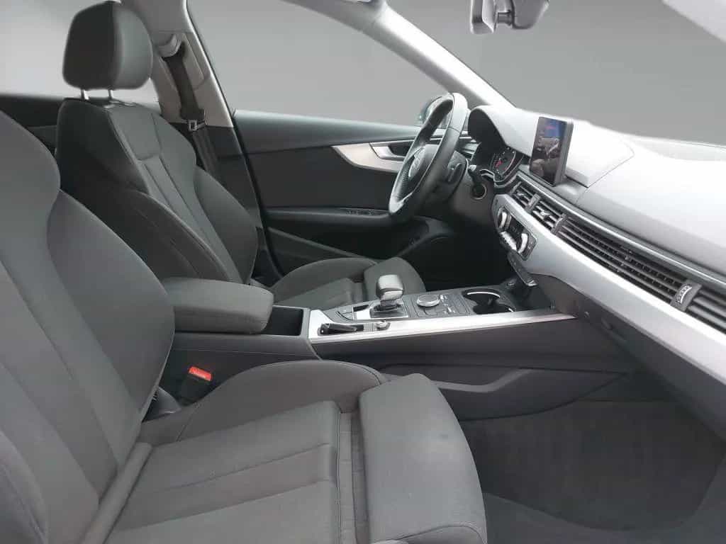 Audi A4 Avant 40 TFSI S tronic S-Line SHZ PDC KAM LED 05/2019-photo-3