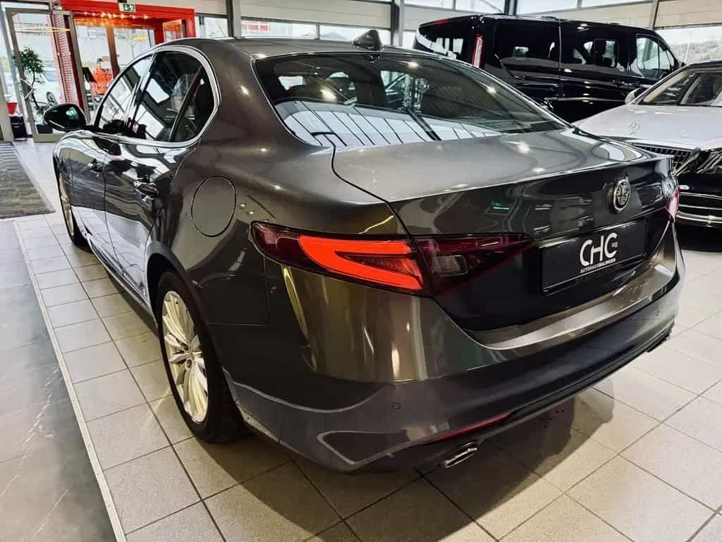Alfa Romeo Giulia Super |LED|Kamera|SHZ|Xenon| 04/2017-photo-9