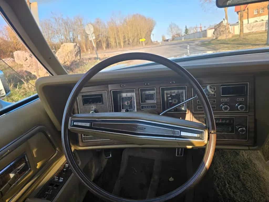 Lincoln Continental MK IV 01/1974-photo-9