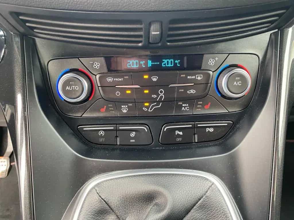 Ford Kuga 1.5 EcoBoost 2x4 ST-Line AHK Pano Navi 10/2018-photo-12
