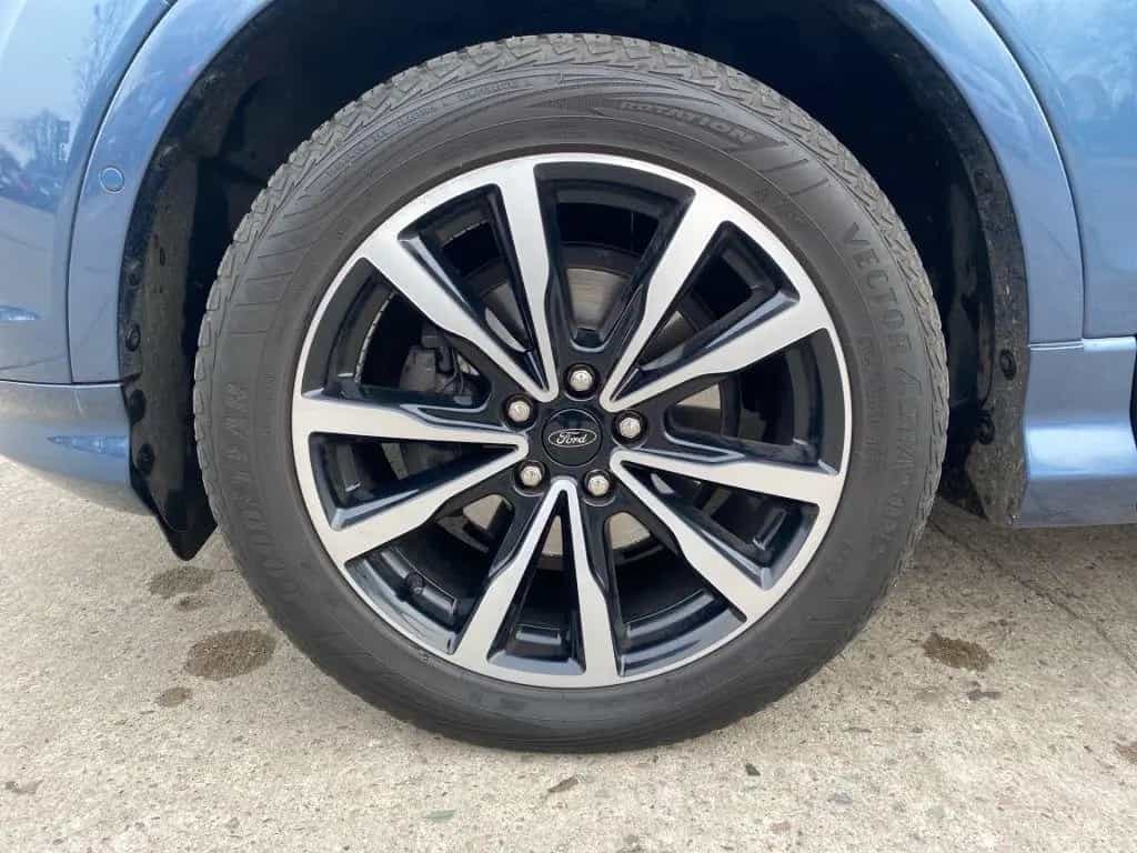 Ford Kuga 1.5 EcoBoost 2x4 ST-Line AHK Pano Navi 10/2018-photo-19