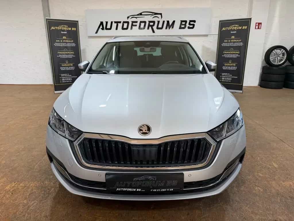 Skoda Octavia Combi Style 2.0TDI DSG/CAM/MATRIX/HEAD-UP 07/2022-photo-3
