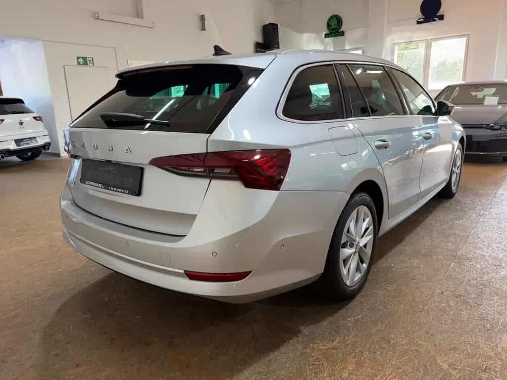 Skoda Octavia Combi Style 2.0TDI DSG/CAM/MATRIX/HEAD-UP 07/2022-photo-6