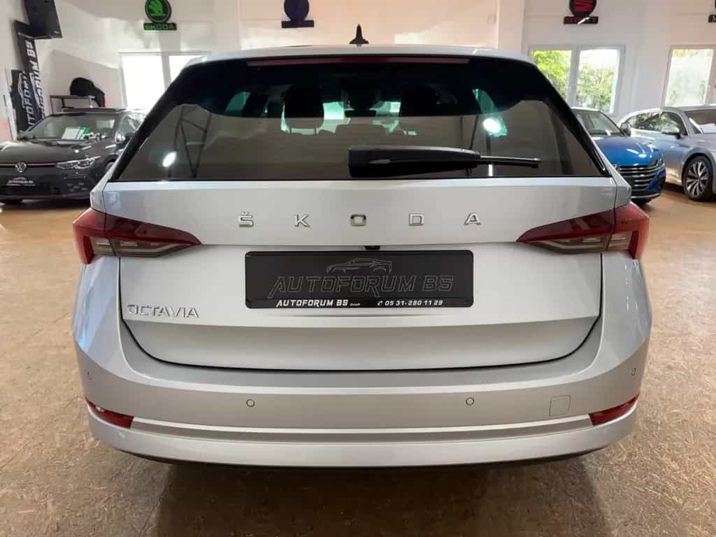 Skoda Octavia Combi Style 2.0TDI DSG/CAM/MATRIX/HEAD-UP 07/2022-photo-7
