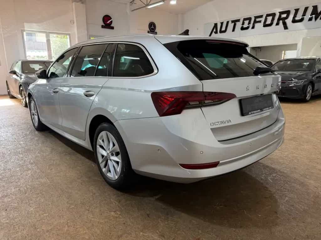 Skoda Octavia Combi Style 2.0TDI DSG/CAM/MATRIX/HEAD-UP 07/2022-photo-8