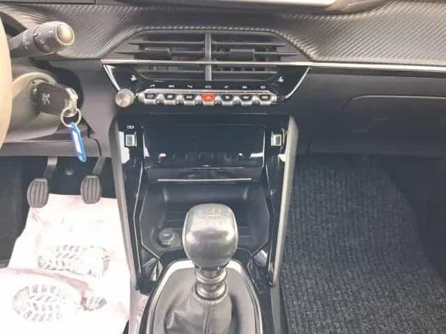 Peugeot 2008 Allure Pack 130 Navi+LED+SH+Kamera+WR 07/2023-photo-12