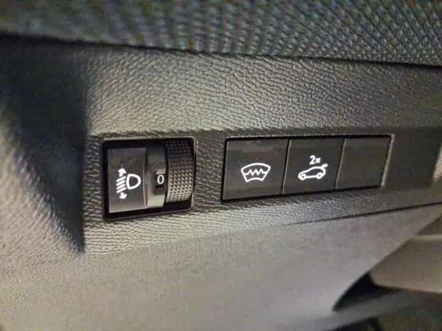 Citroën C5 Aircross PLUS 145 +Navi+LED+Kamera+Pano+ 11/2025-photo-14
