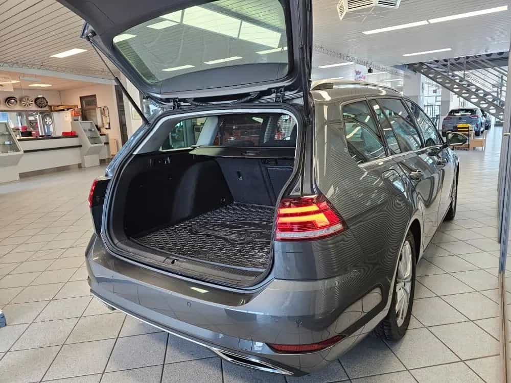 Volkswagen Golf Highline LED,PDC,Navi,Sitzheizung 04/2018-photo-2