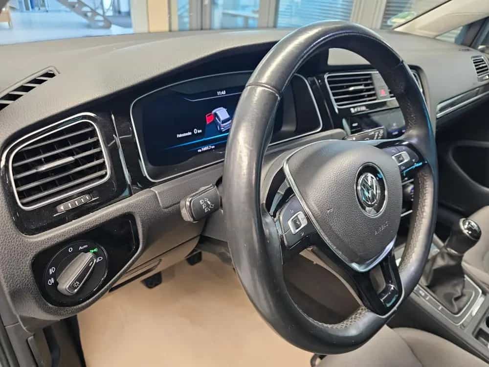 Volkswagen Golf Highline LED,PDC,Navi,Sitzheizung 04/2018-photo-22