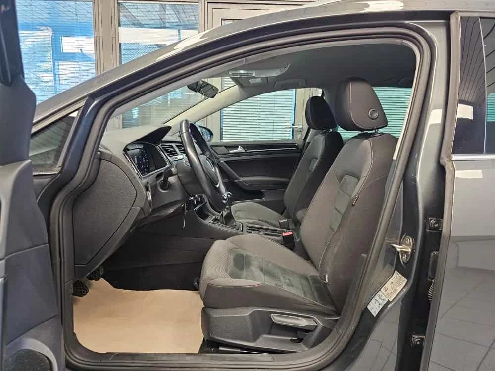 Volkswagen Golf Highline LED,PDC,Navi,Sitzheizung 04/2018-photo-23