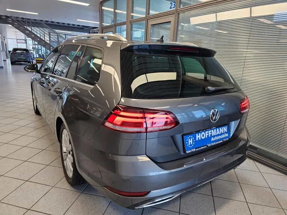 Volkswagen Golf Highline LED,PDC,Navi,Sitzheizung 04/2018-photo-3
