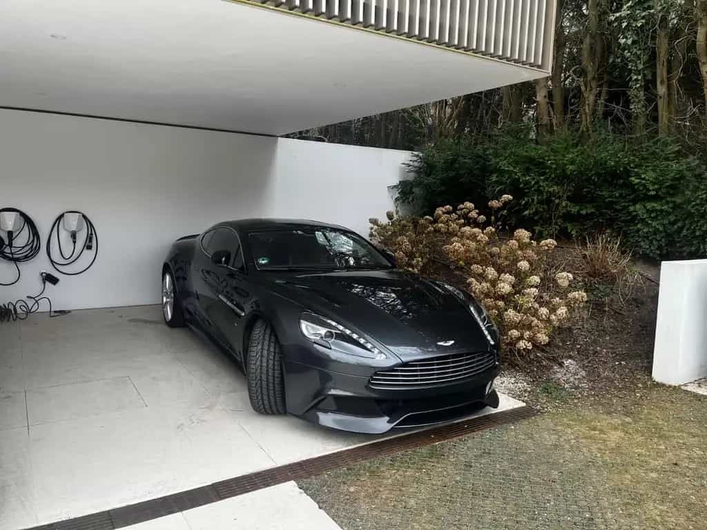 Aston Martin Vanquish V12-6.0l 11/2017-photo-0
