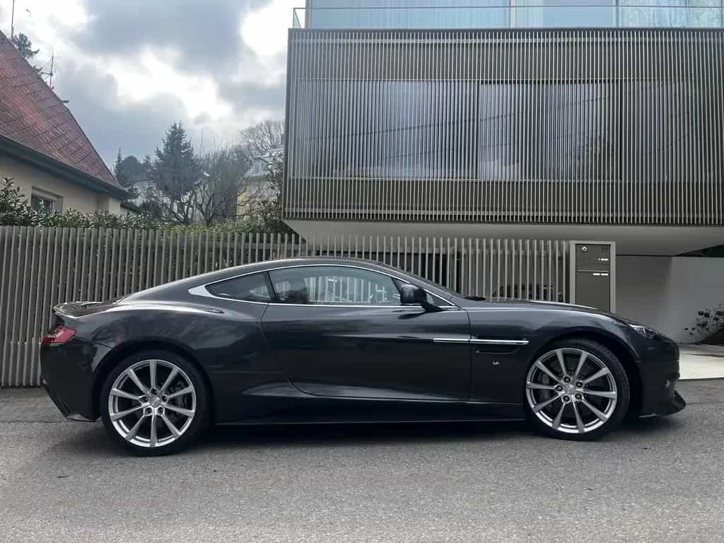 Aston Martin Vanquish V12-6.0l 11/2017-photo-4