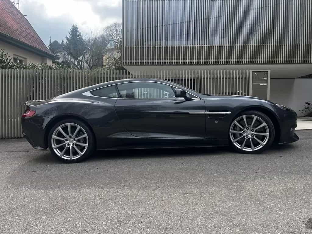 Aston Martin Vanquish V12-6.0l 11/2017-photo-5