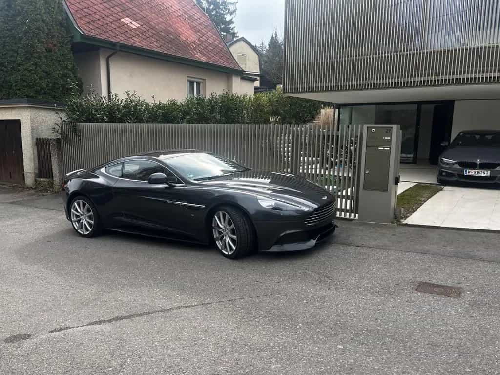 Aston Martin Vanquish V12-6.0l 11/2017-photo-9