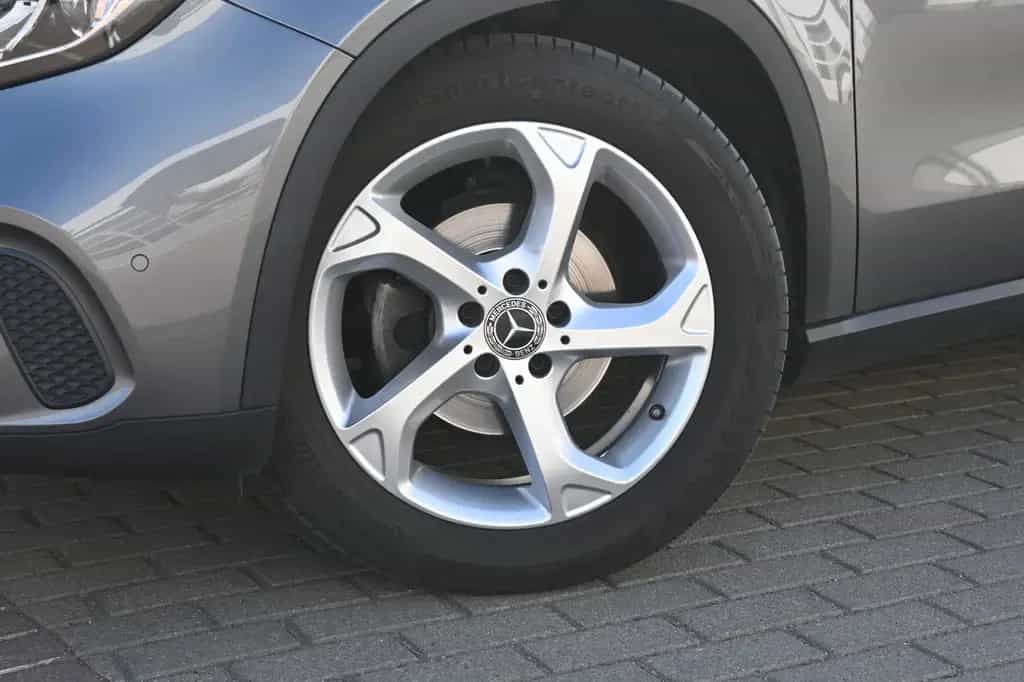 Mercedes-Benz GLA 180 Schalter Urban*Navi*RFK*AHK 09/2019-photo-10