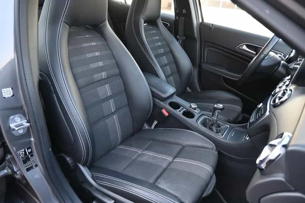 Mercedes-Benz GLA 180 Schalter Urban*Navi*RFK*AHK 09/2019-photo-14
