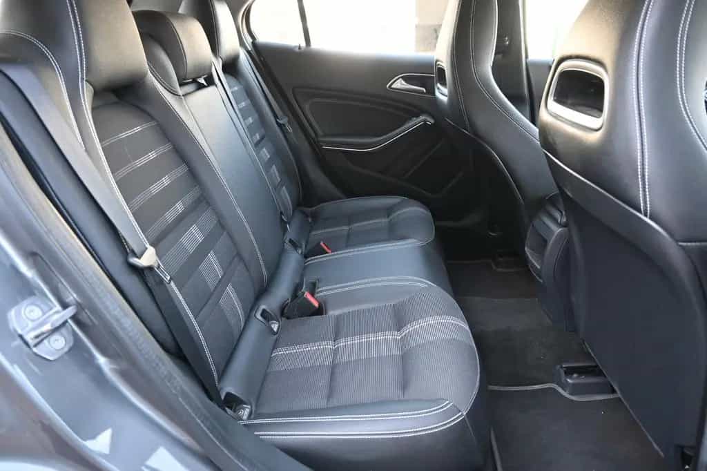 Mercedes-Benz GLA 180 Schalter Urban*Navi*RFK*AHK 09/2019-photo-15