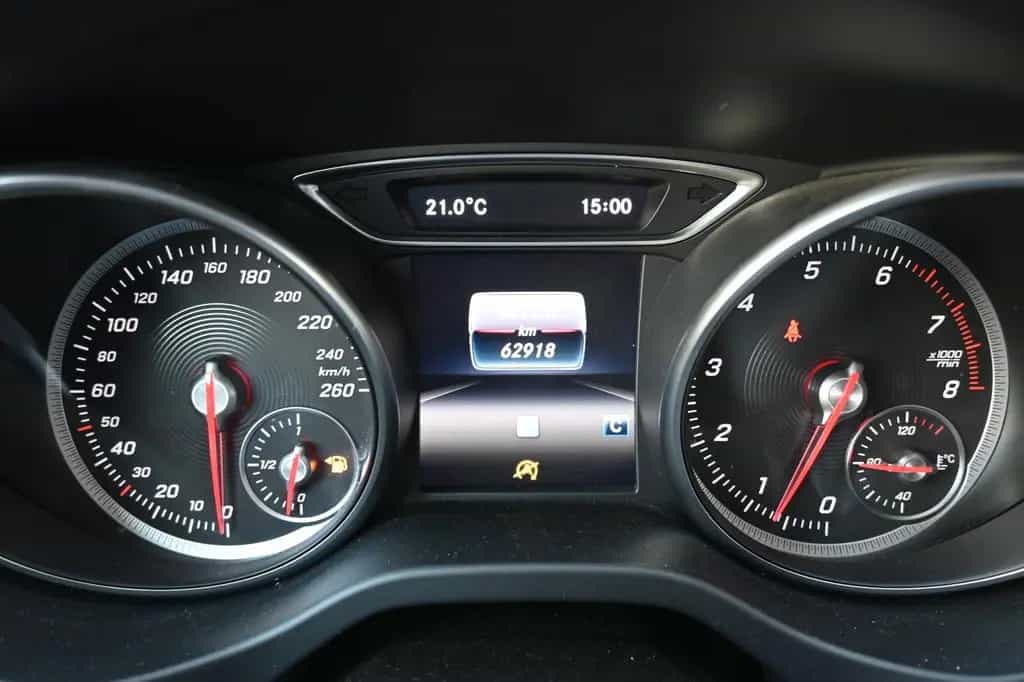 Mercedes-Benz GLA 180 Schalter Urban*Navi*RFK*AHK 09/2019-photo-19