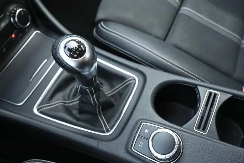 Mercedes-Benz GLA 180 Schalter Urban*Navi*RFK*AHK 09/2019-photo-24