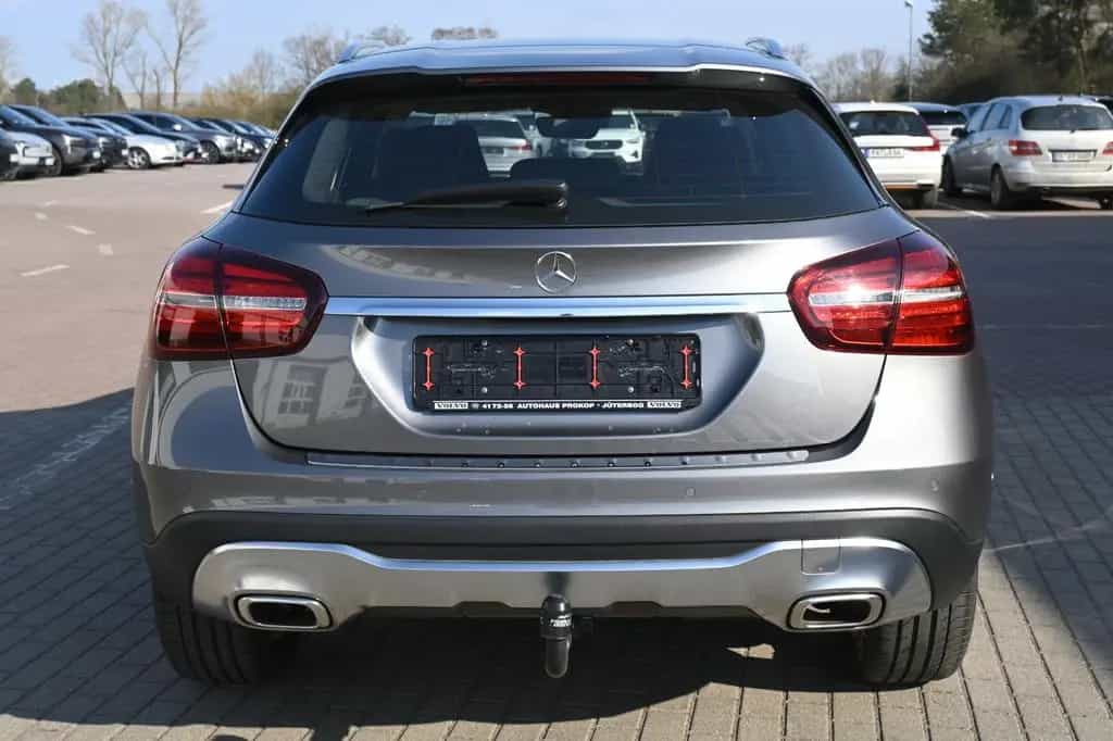 Mercedes-Benz GLA 180 Schalter Urban*Navi*RFK*AHK 09/2019-photo-3