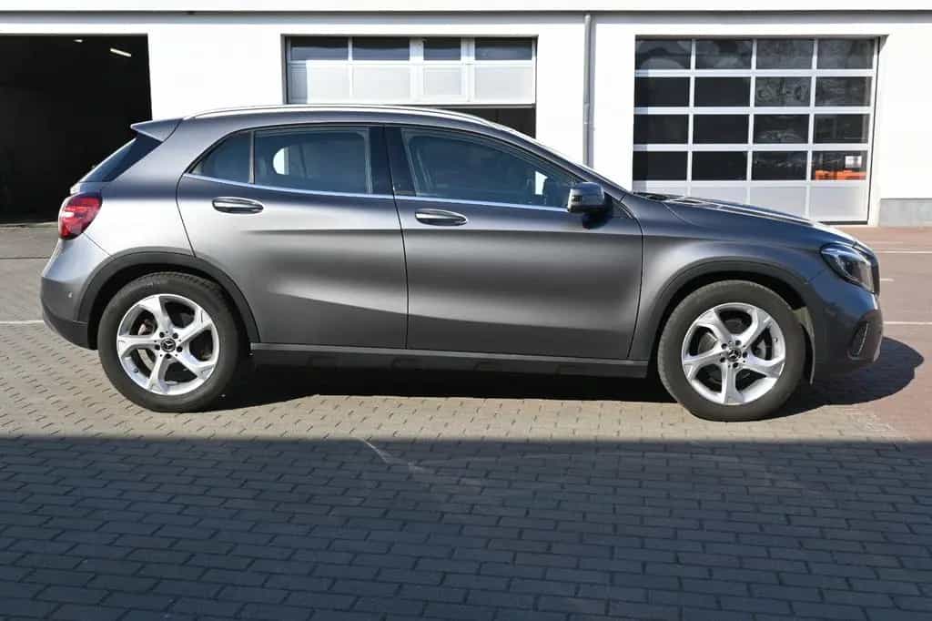 Mercedes-Benz GLA 180 Schalter Urban*Navi*RFK*AHK 09/2019-photo-5