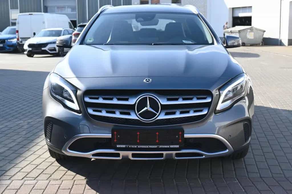 Mercedes-Benz GLA 180 Schalter Urban*Navi*RFK*AHK 09/2019-photo-7