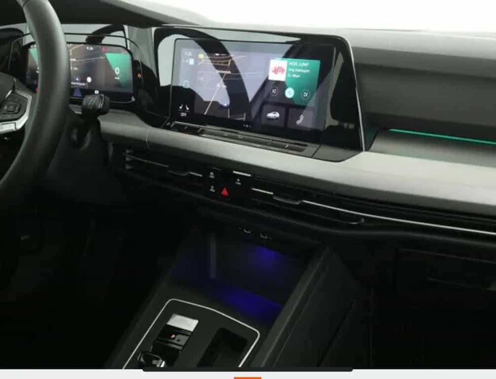 Volkswagen Golf 8 VIII eTSI DSG STDHZG PANO ACC AHK MATRIX 10/2020-photo-2