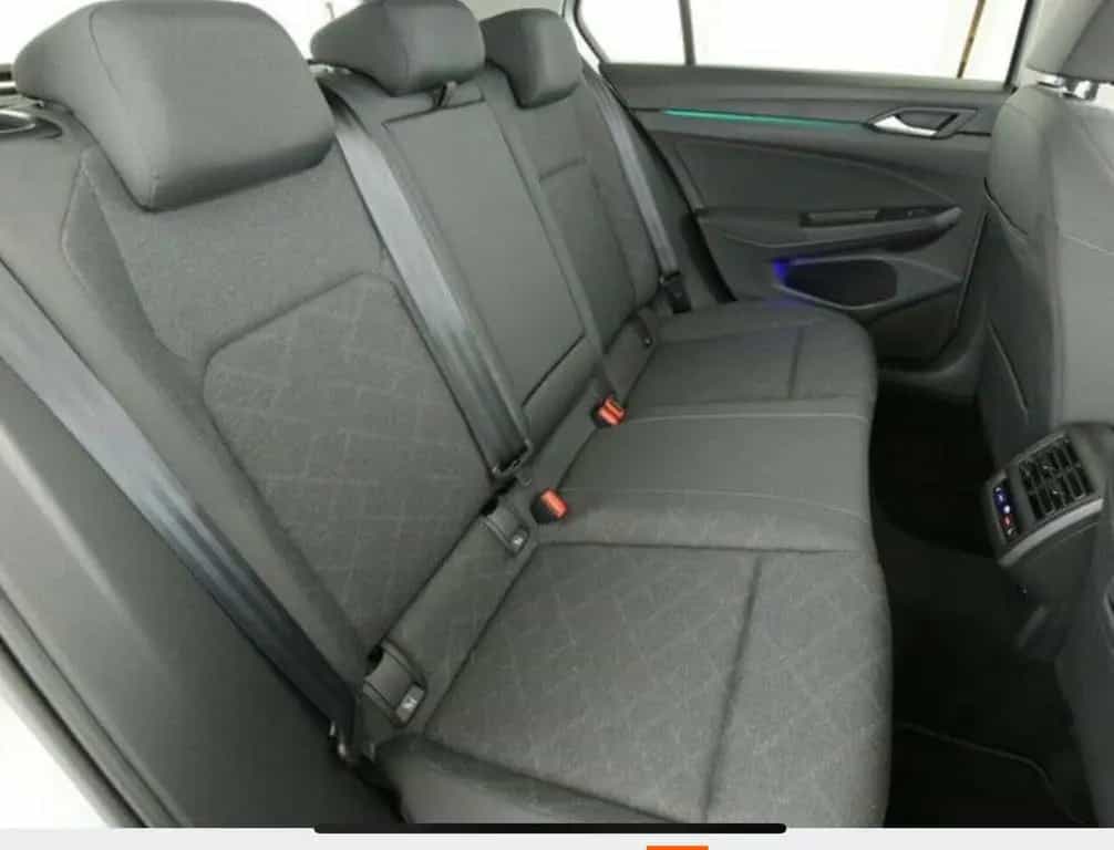 Volkswagen Golf 8 VIII eTSI DSG STDHZG PANO ACC AHK MATRIX 10/2020-photo-4