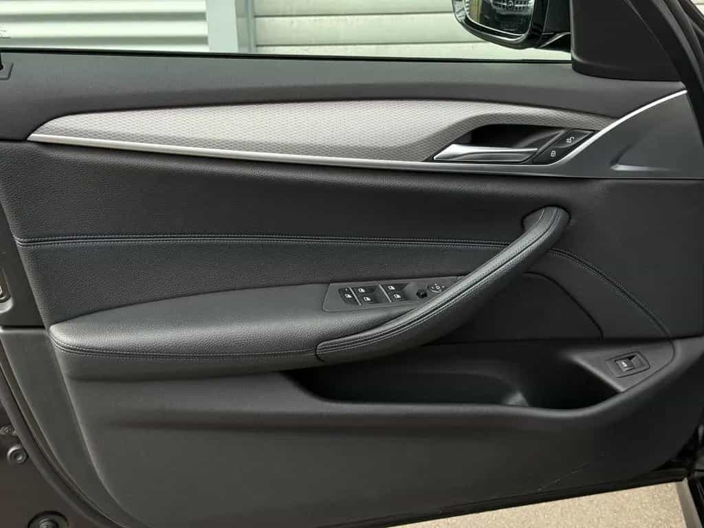 BMW 520 d M-Sport Aut GRA Navi LED SHZ PDC Sportfahrw 10/2019-photo-10
