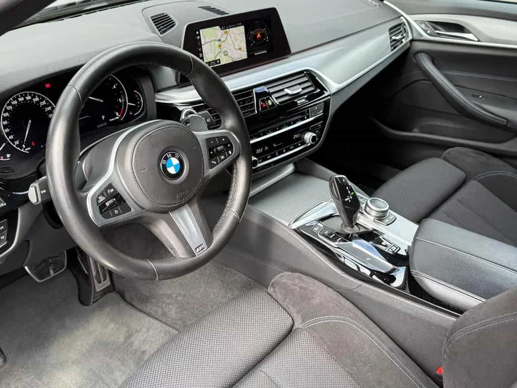 BMW 520 d M-Sport Aut GRA Navi LED SHZ PDC Sportfahrw 10/2019-photo-12