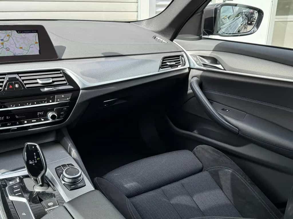 BMW 520 d M-Sport Aut GRA Navi LED SHZ PDC Sportfahrw 10/2019-photo-27