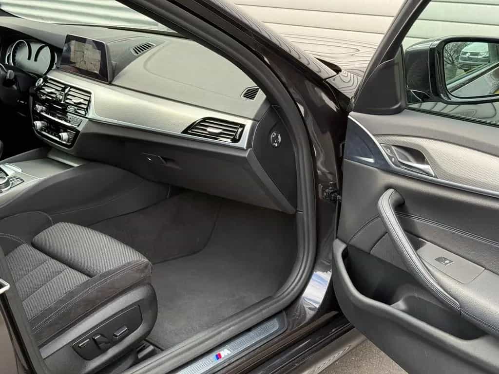 BMW 520 d M-Sport Aut GRA Navi LED SHZ PDC Sportfahrw 10/2019-photo-31