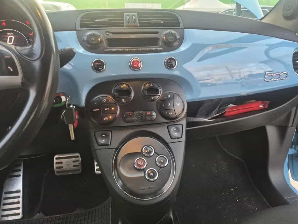 Abarth 500 1.4 Turbo T-Jet MTA Custom 04/2015-photo-9