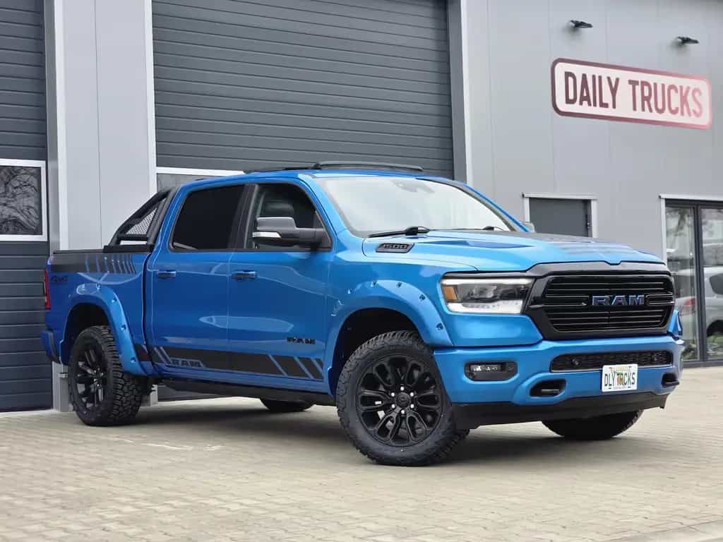 Dodge RAM 1500 5.7 4x4 Laramie Pano LED 12´´ El. Steps 06/2021-photo-0