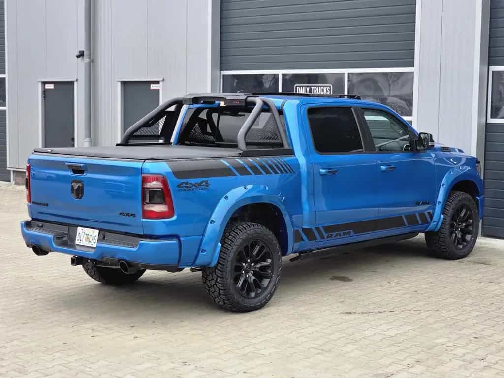 Dodge RAM 1500 5.7 4x4 Laramie Pano LED 12´´ El. Steps 06/2021-photo-13