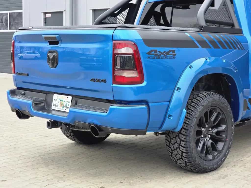 Dodge RAM 1500 5.7 4x4 Laramie Pano LED 12´´ El. Steps 06/2021-photo-14